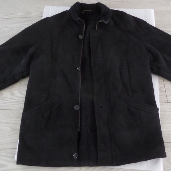 Daniel Hechter Men,s Black Suede Shearing Jacket. Size: M...